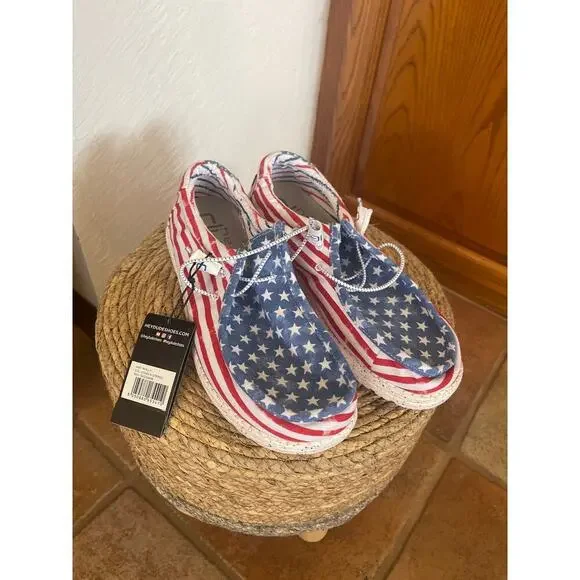 HEY DUDE ART WALLY AMERICANA SLIP ON SHOES SIZE 41 - Picture 2 of 7